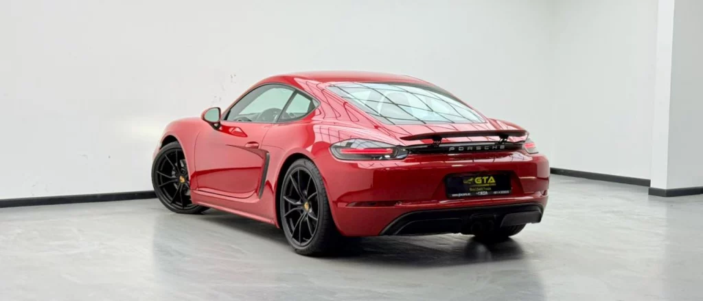 2018-porsche-718-cayman-08