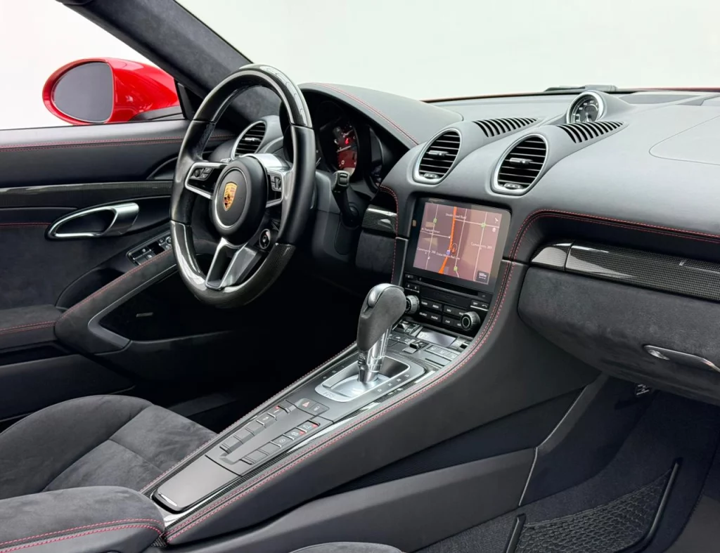 2018-porsche-718-cayman-09