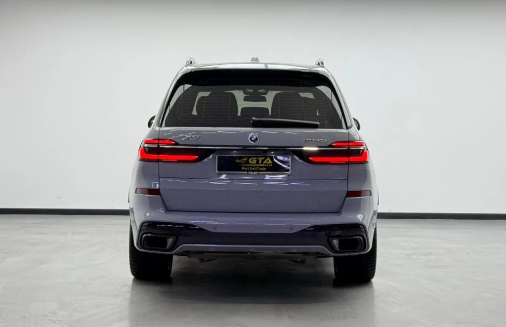 2023-bmw-x7-06