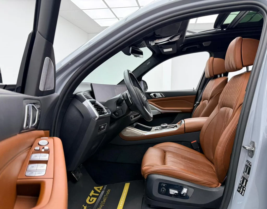 2023-bmw-x7-15