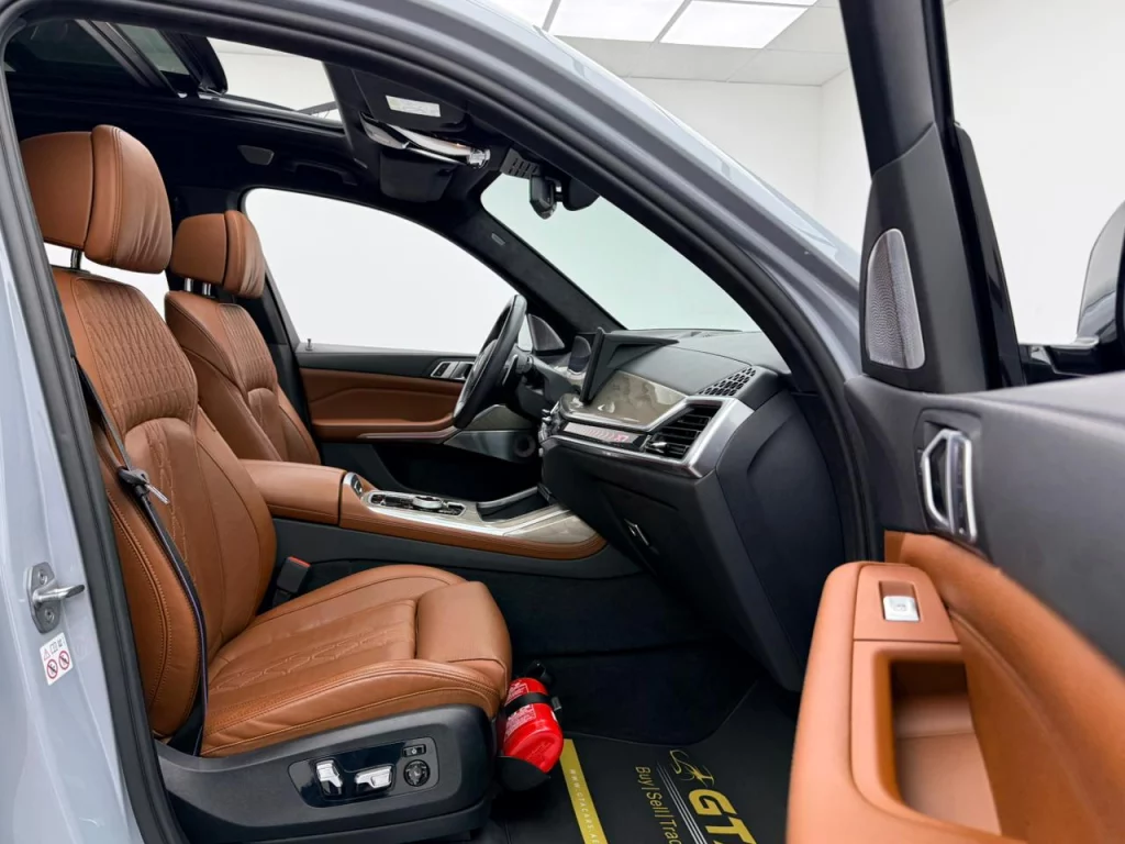 2023-bmw-x7-16