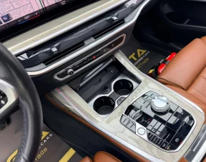 2023-bmw-x7-19 thumbnail