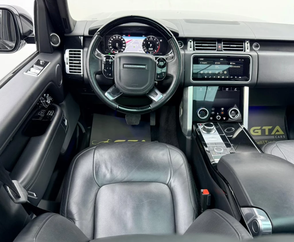 2020-land-rover-range-rover-vogue-09
