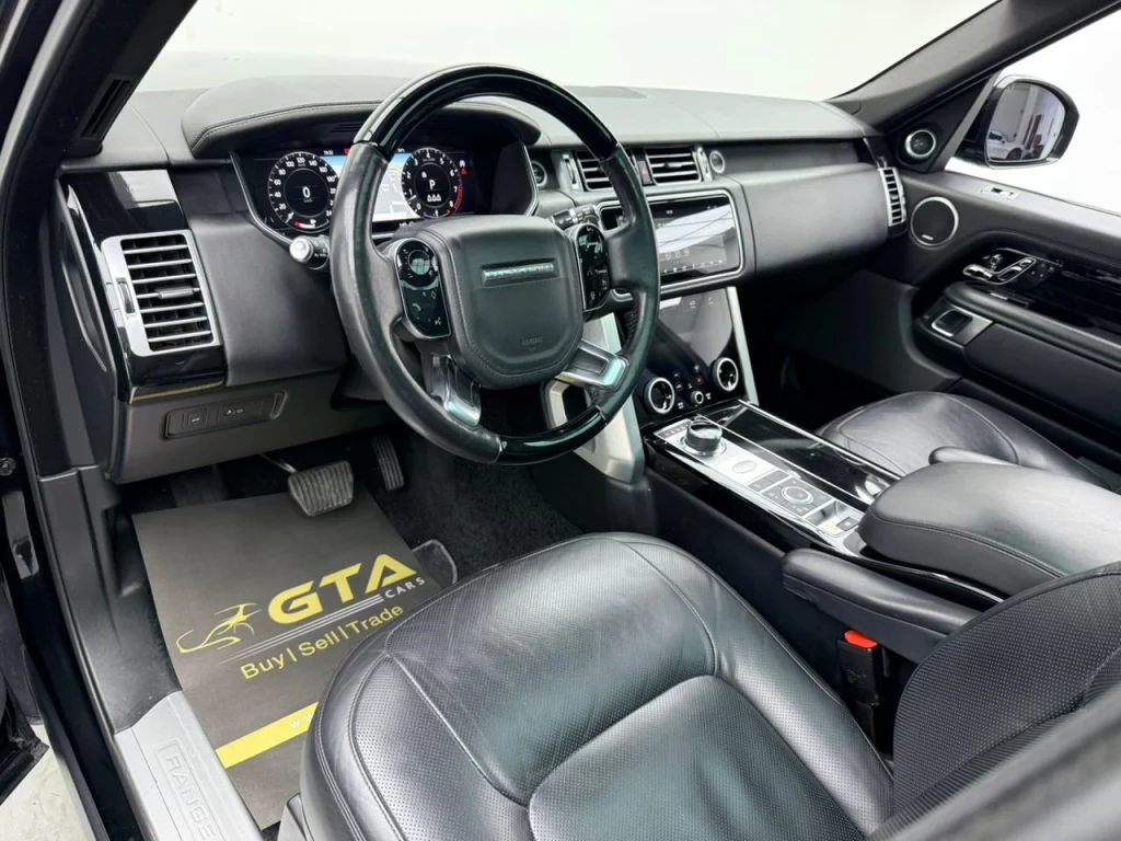 2020-land-rover-range-rover-vogue-11