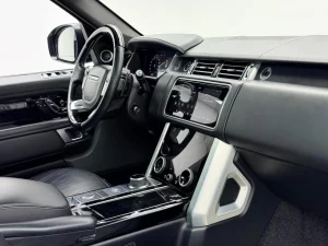 2020-land-rover-range-rover-vogue-13 thumbnail