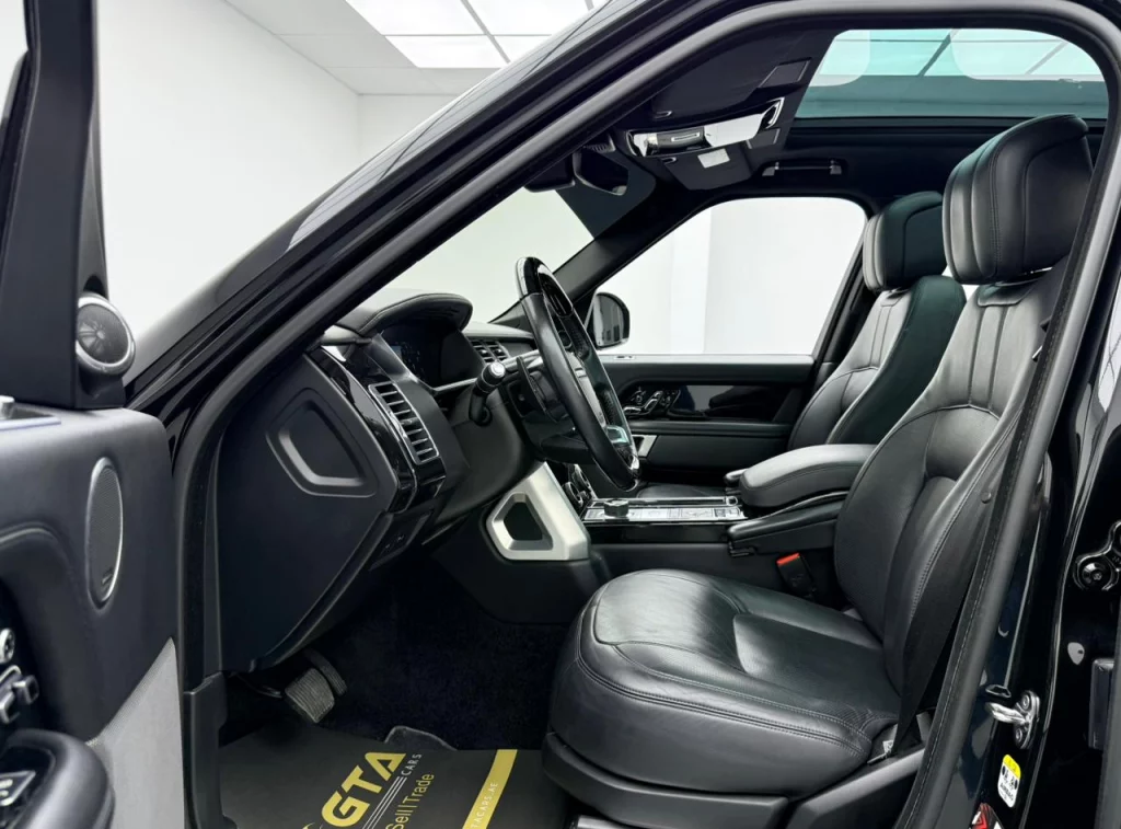 2020-land-rover-range-rover-vogue-14
