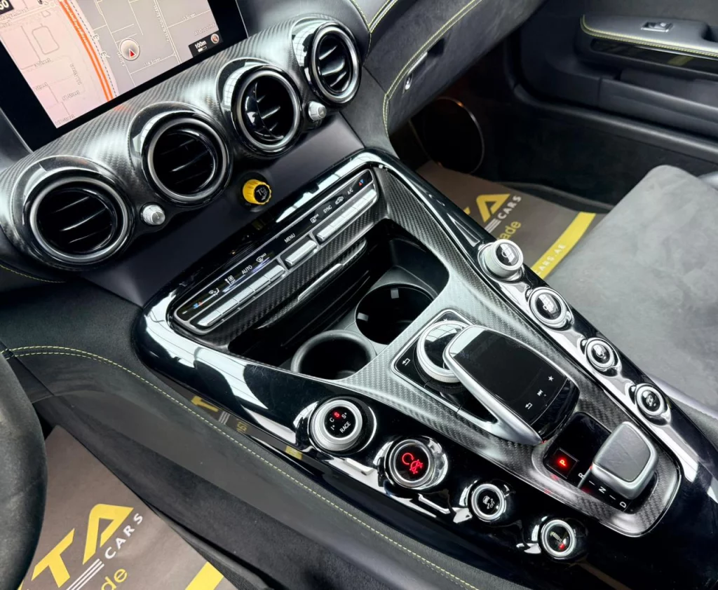 2018-mercedes-benz-amg-gt-15