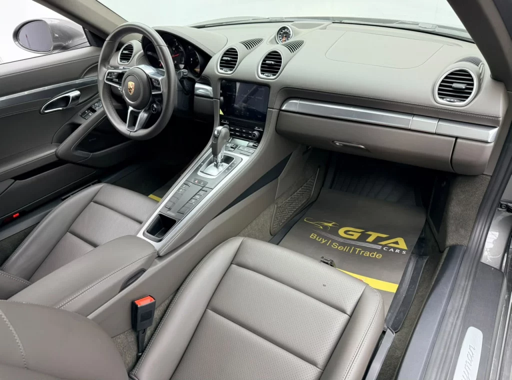 2025-porsche-718-cayman-12