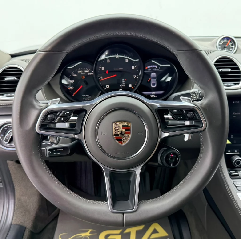 2025-porsche-718-cayman-13